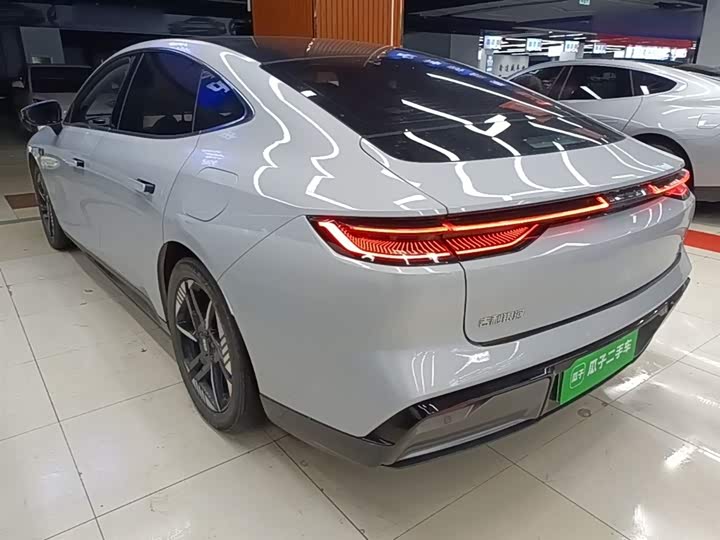 Фото 5 - Geely Galaxy E8