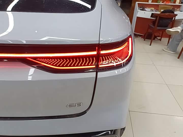 Фото 8 - Geely Galaxy E8
