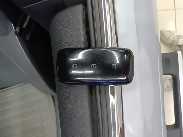 Фото 9 - Geely Galaxy E8
