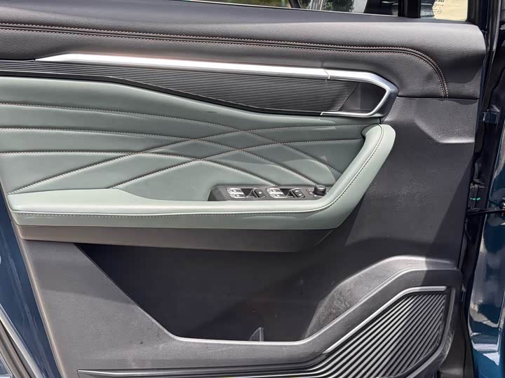 Geely Okavango L 2024 2024款 2.0T DCT尊贵型