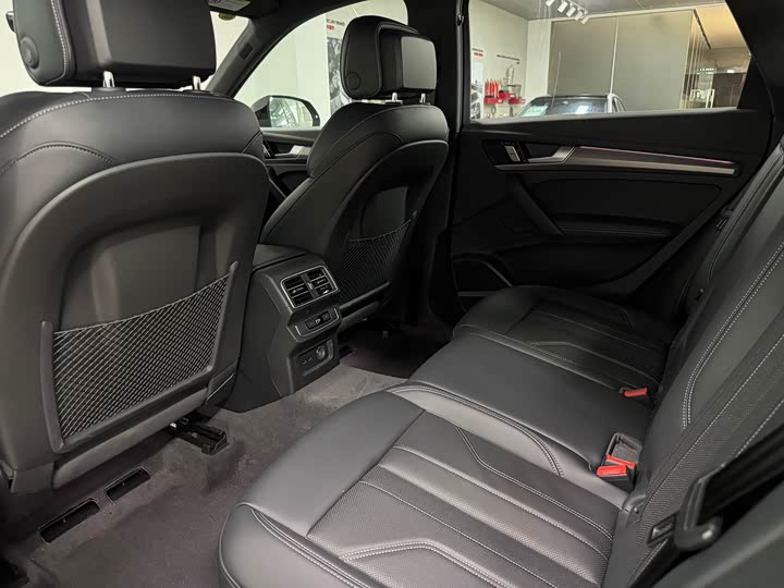 Фото 8 - Audi Q5L