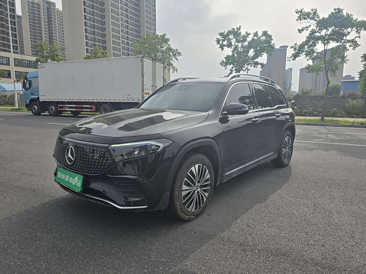 Фото 1 - Mercedes-Benz EQB