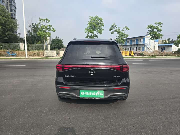 Фото 8 - Mercedes-Benz EQB