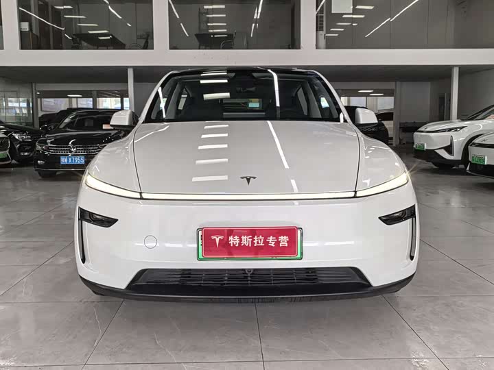 Zdjęcie 2 - Tesla Model Y