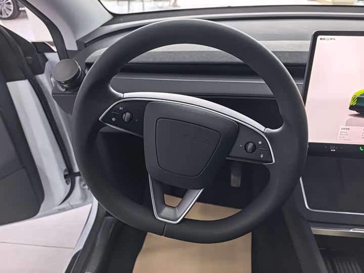 Zdjęcie 8 - Tesla Model Y