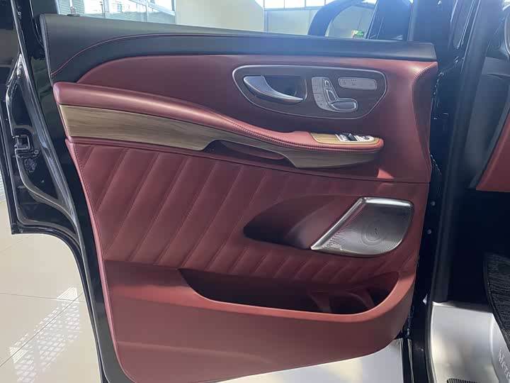 Фото 4 - Mercedes-Benz V-Class