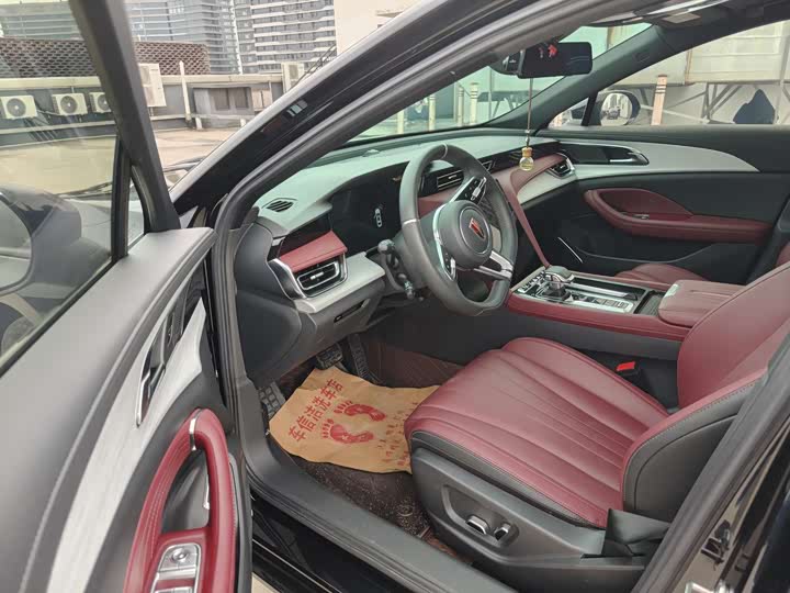Hongqi H5 2025 2025款 2.0T 自动玄影版