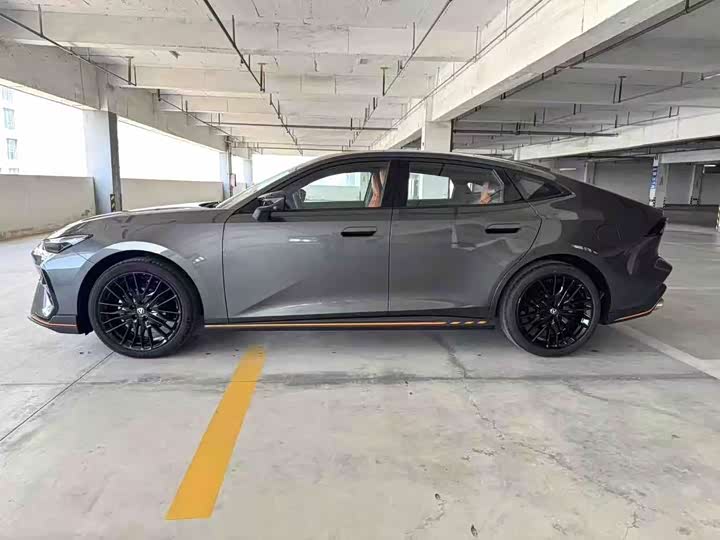 Changan UNI-V 2025 2025款 第三代 1.5T 500Bar尊贵运动型