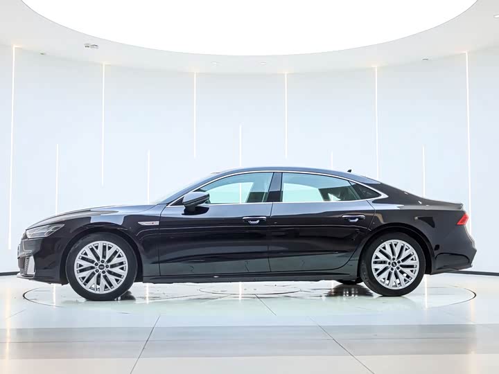 Zdjęcie 4 - Audi A7L