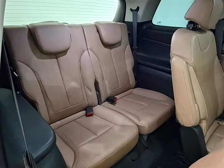 Photo 8 - Buick GL6