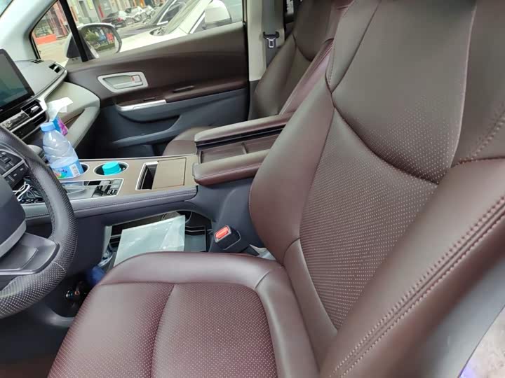 Toyota Sienna 2024 2024款 2.5L混动 舒适版