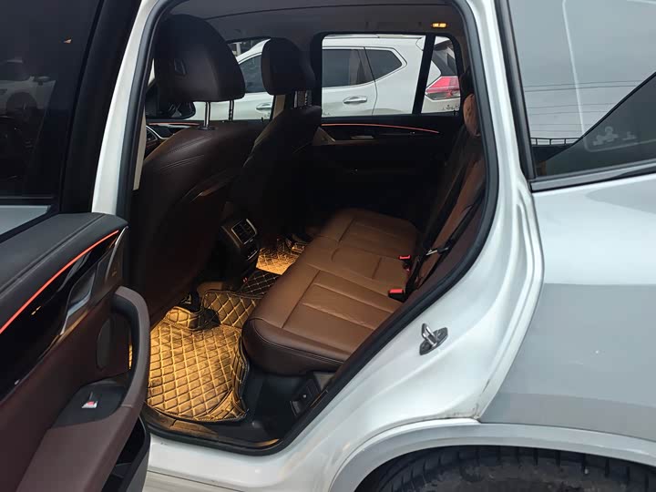 Фото 8 - BMW iX3