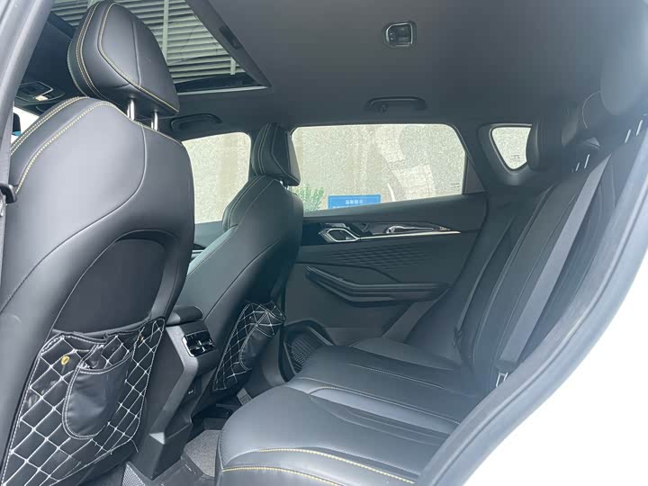 Geely Coolray 2025 2025款 缤越L 1.5TD DCT 星钻