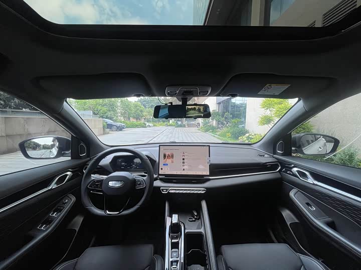 Geely Coolray 2025 2025款 缤越L 1.5TD DCT 星钻