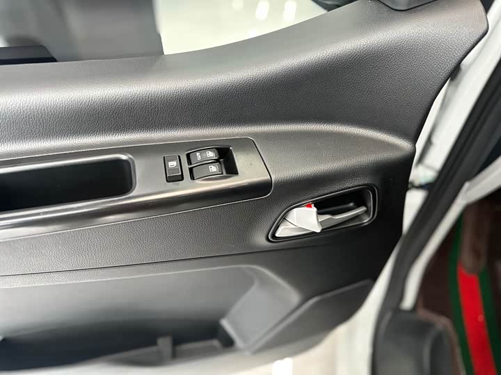 JAC Refine M3 2022 2022款 1.8L 7座标准版