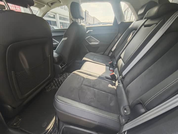 Фото 9 - Audi Q3