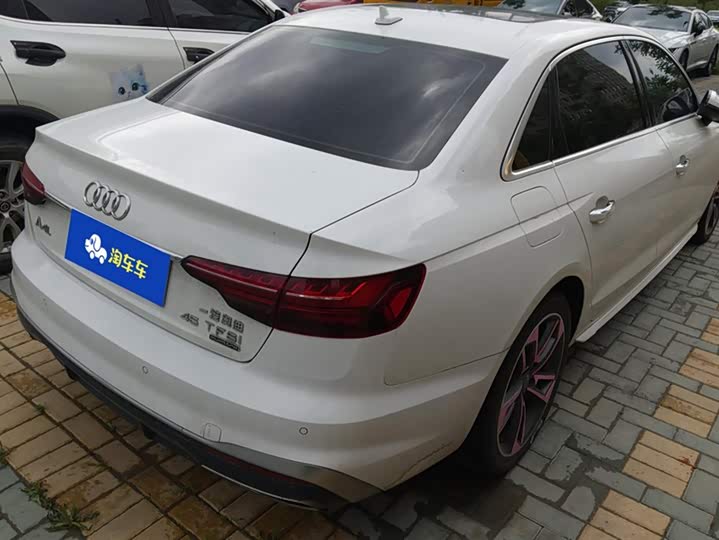 Фото 3 - Audi A4L