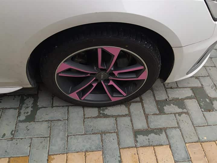Фото 6 - Audi A4L
