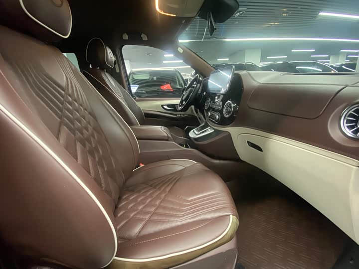 Фото 7 - Mercedes-Benz V-Class