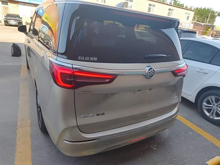 صورة 6 - Buick GL8 ES