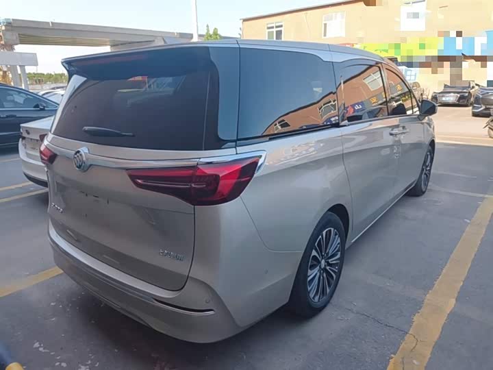 صورة 7 - Buick GL8 ES
