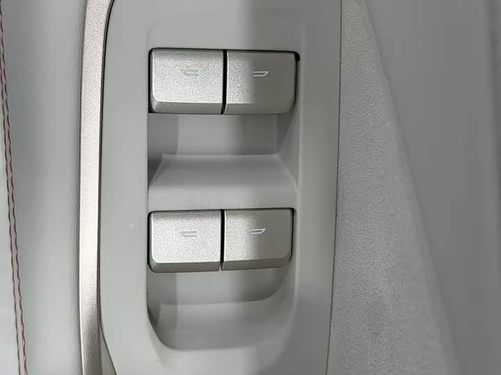 Nio Onvo L60 2024 2024款 60kWh 四驱版
