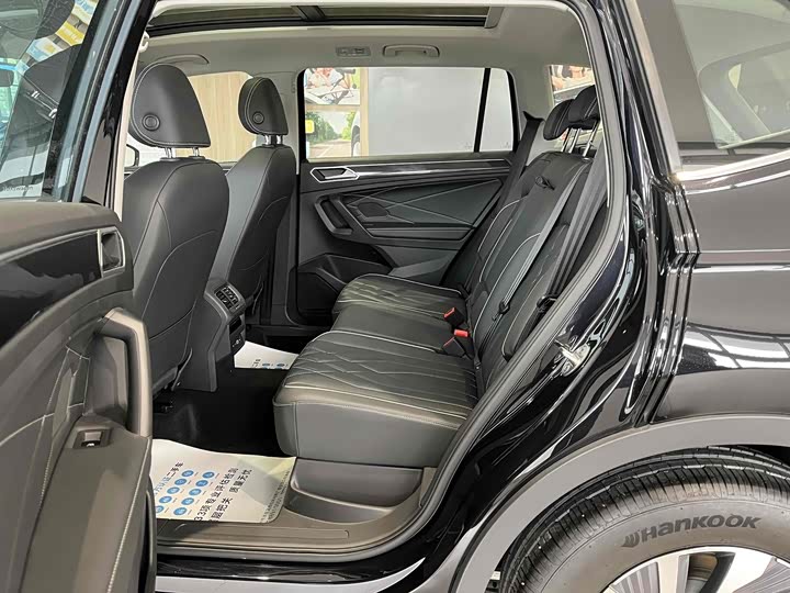 Фото 9 - Volkswagen Tiguan L Hybrid