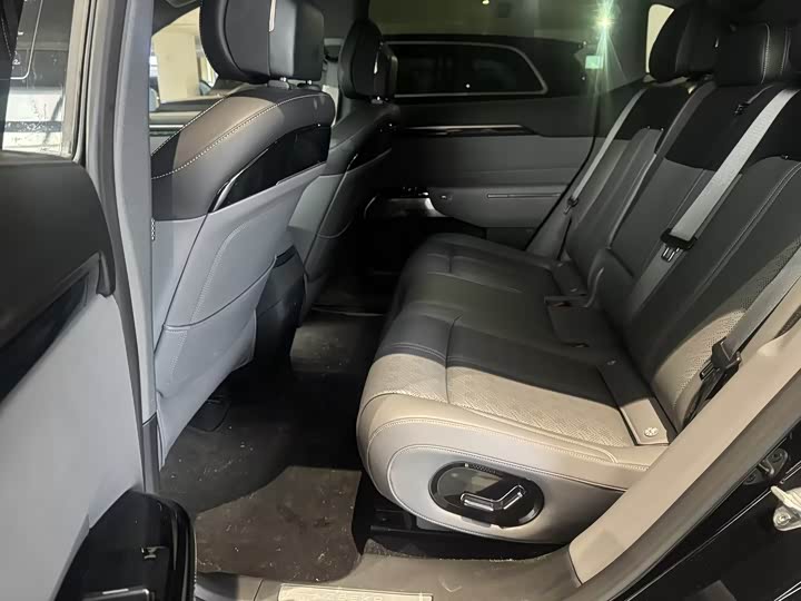 Zeekr 7X 2025 2025款 100kWh 长续航四驱智驾版