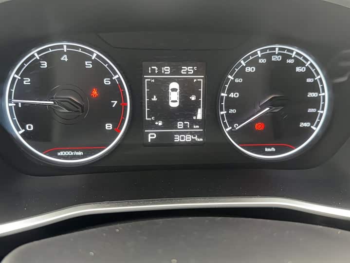 Фото 3 - Geely Coolray