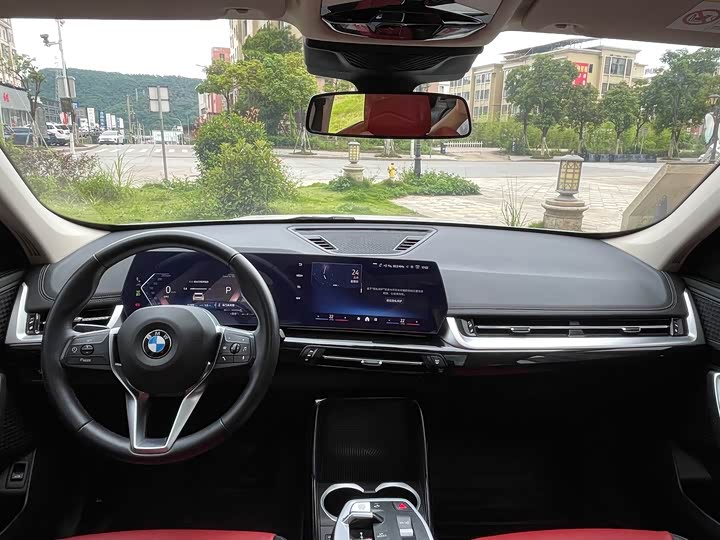 Фото 6 - BMW X1