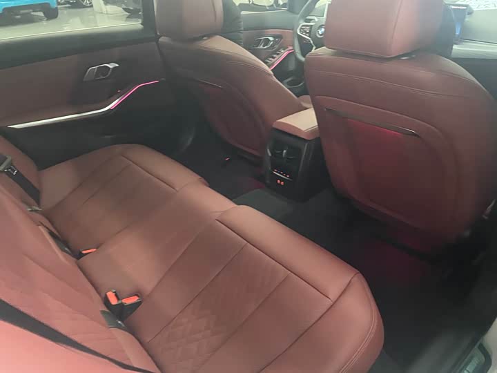 BMW 3 Series 2026 2026款 325i M运动套装