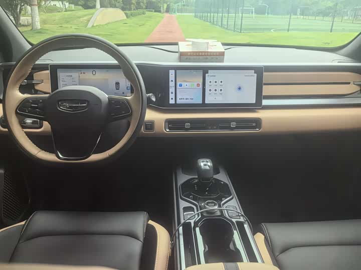 Фото 9 - Geely Icon