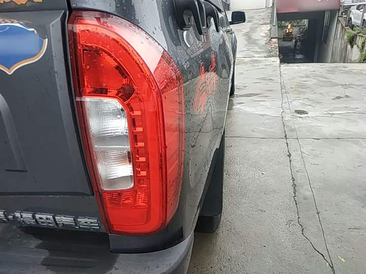 Foton Tunland F9 2023 2023款 2.0T柴油手动四驱青春豪华型长厢4F20TC