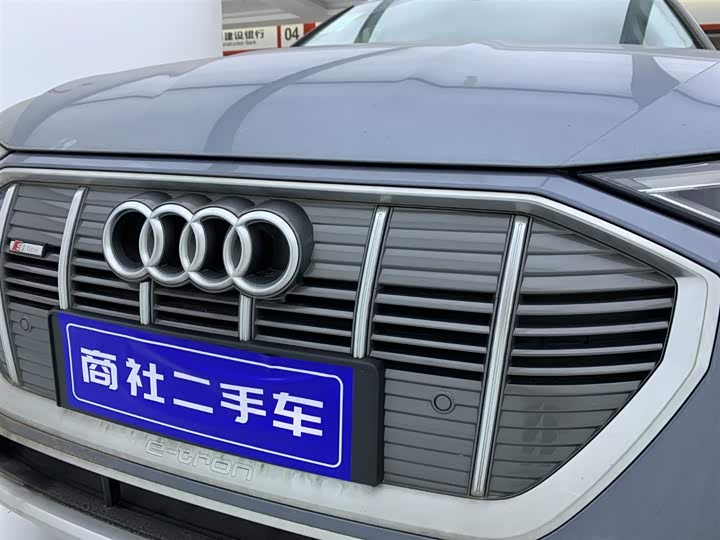 Фото 7 - Audi e-tron