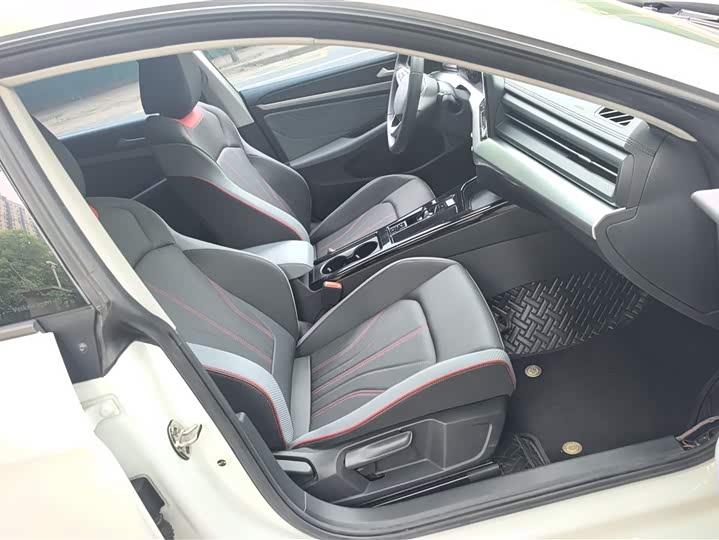 Фото 8 - Volkswagen Lamando L