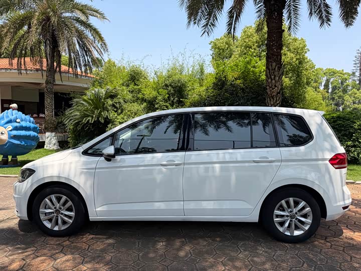 Volkswagen Touran L 2021 2021款 途安L 280TSI DSG风尚版 7座