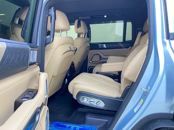 BYD FangChengBao Leopard 8 2025 2025款 智勇旗舰版 6座