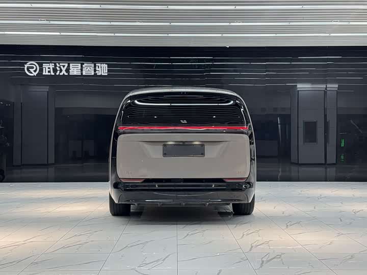 Photo 3 - LiXiang Mega