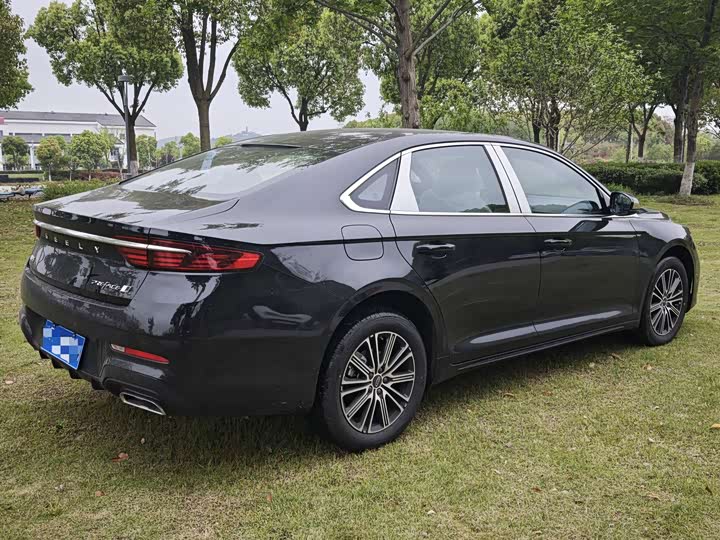 Фото 5 - Geely Preface