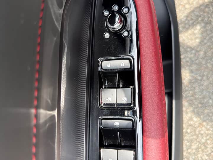 Photo 8 - Changan Oshan Z6