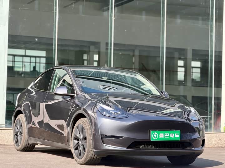 Zdjęcie 4 - Tesla Model Y