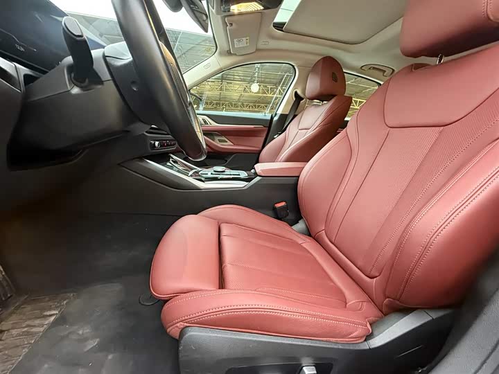 Фото 8 - BMW i4