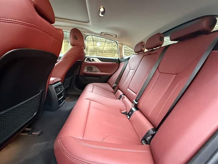 Фото 9 - BMW i4