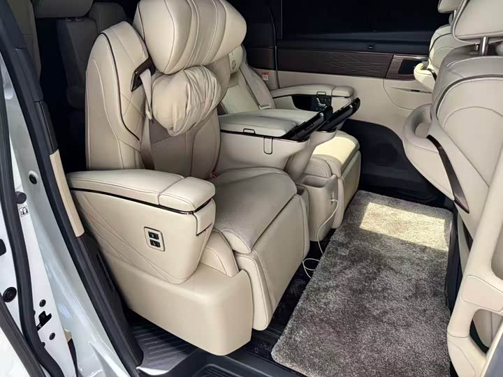 Toyota Alphard 2024 2024款 双擎 2.5L 臻享版