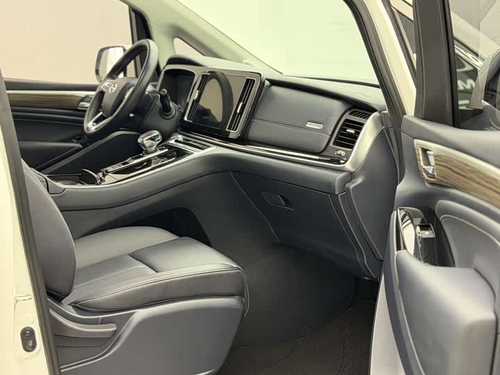Zdjęcie 4 - GAC Trumpchi M8