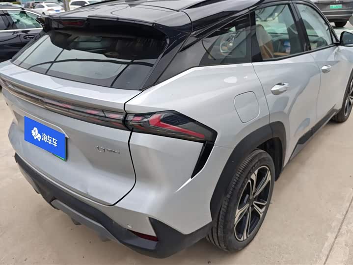 2025 Geely Galaxy L7