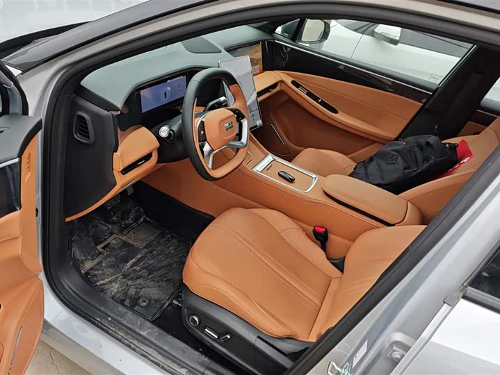 Geely Galaxy L7 2025 2025款 EM-i 115km 探索+版