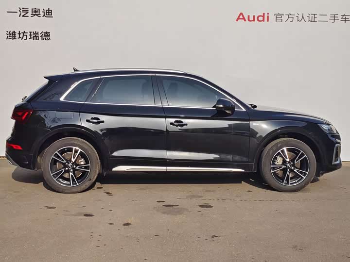 Фото 2 - Audi Q5L