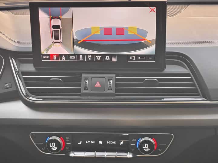 Фото 7 - Audi Q5L