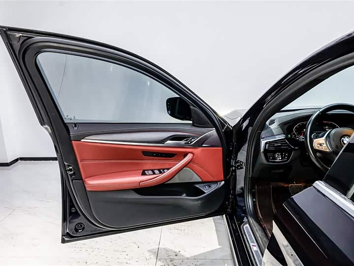 Фото 8 - BMW 5 Series